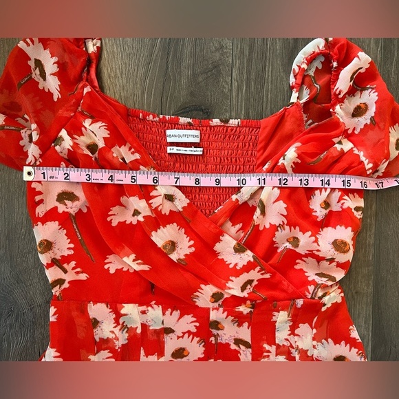 Urban Outfitters Red Floral Romper Size Small - Picture 10 of 12